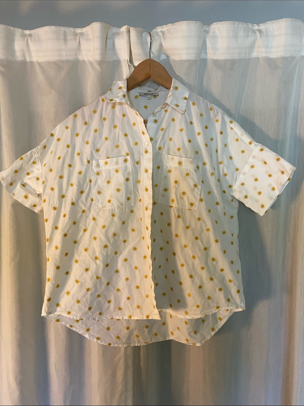 Button-Up Shirt with embroidered suns